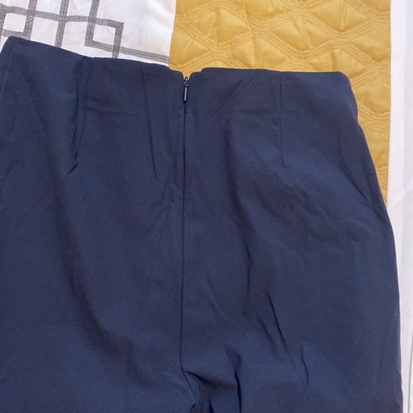 Athleta wander slim pant with small pocket on side size 10 NAVY BLUE - Picture 8 of 10